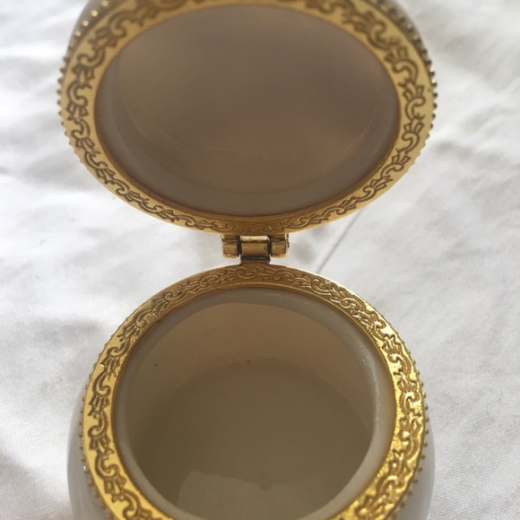 Jewels - Picture 2 of 4